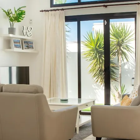 Orcades Close To Town Center Pool & A/c Villa Playa Blanca (Lanzarote)