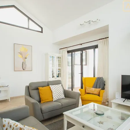 Orcades Close To Town Center Pool & A/c Villa Playa Blanca (Lanzarote)