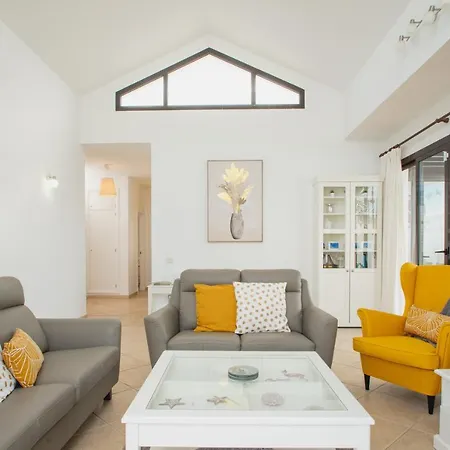 Orcades Close To Town Center Pool & A/c * Playa Blanca (Lanzarote)