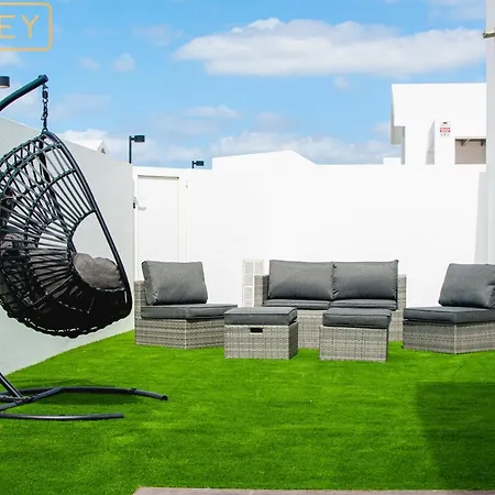 Orcades Close To Town Center Pool & A/c * Playa Blanca (Lanzarote)