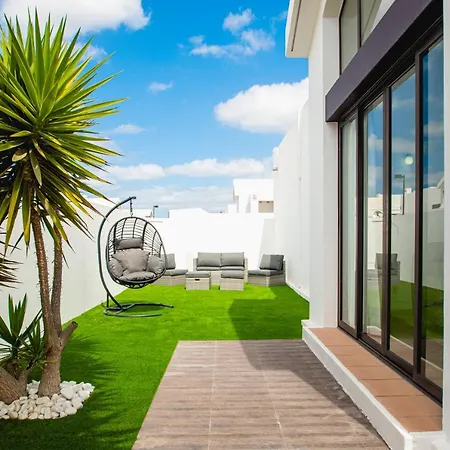 Orcades Close To Town Center Pool&a/c Villa