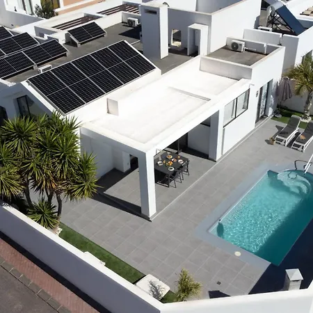 Orcades Close To Town Center Pool & A/c Villa Playa Blanca (Lanzarote)