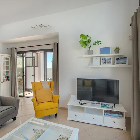 Orcades Close To Town Center Pool & A/c Villa Playa Blanca (Lanzarote)