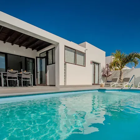 Villa Orcades Close To Town Center Pool & A/c Playa Blanca (Lanzarote)