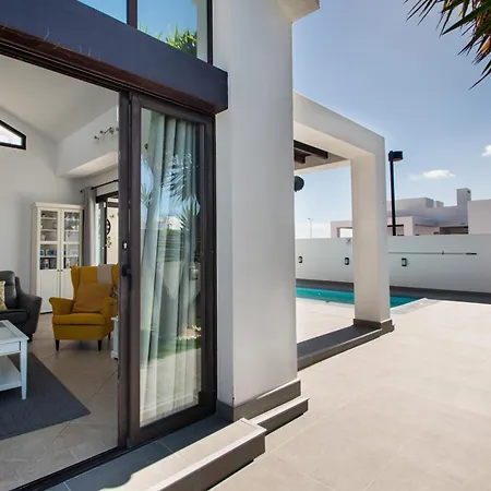 Villa Orcades Close To Town Center Pool & A/c Playa Blanca (Lanzarote)