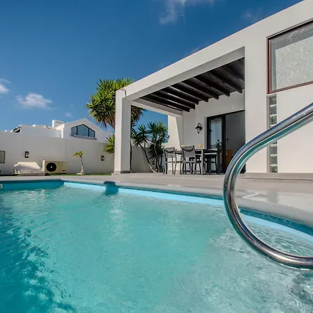Orcades Close To Town Center Pool & A/c Playa Blanca (Lanzarote)