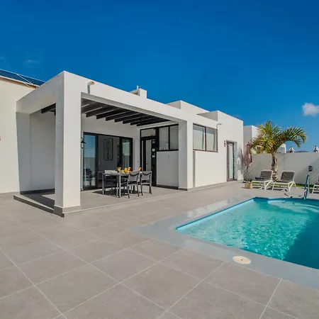 Villa Orcades Close To Town Center Pool & A/c